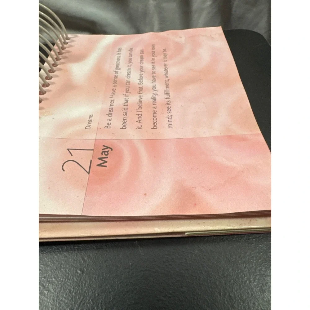 Mary Kay Ash Words of Wisdom Perpetual Desk Calendar Vintage 2005 Pink Flip Book